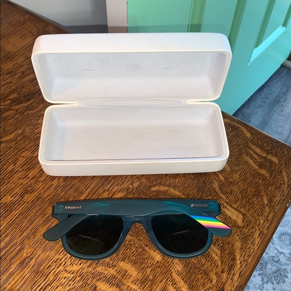 Polaroid Eyewear - Green Sunglasses - Picture 6 of 7